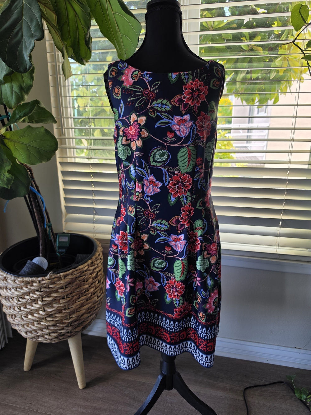 Vince Camuto Navy Floral Fit-and-Flare Midi Dress - Picture 2 of 5